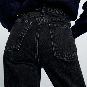 (NWT) ZARA Mom Fit Jeans